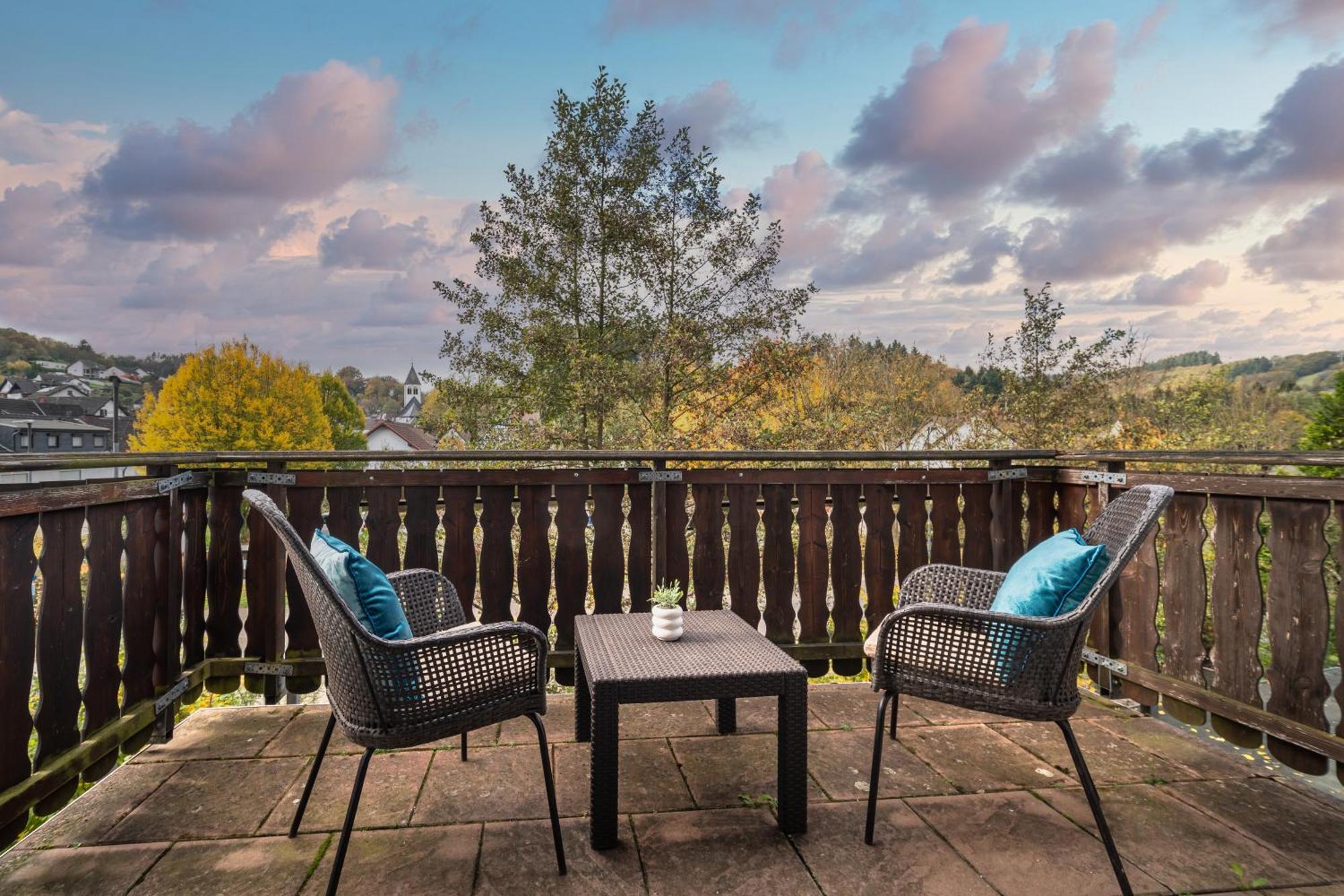 Balkon Zimmer - Apartment Gonnersdorf  Bagian luar foto